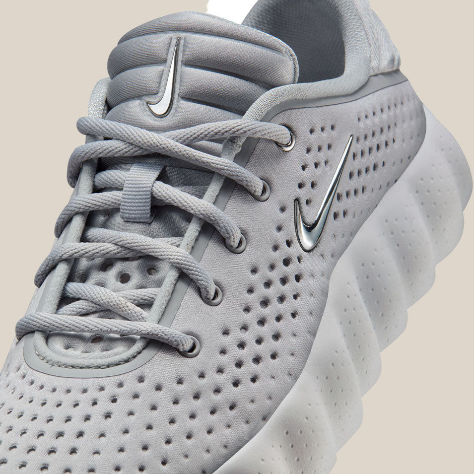 Nike Womens Mind 002