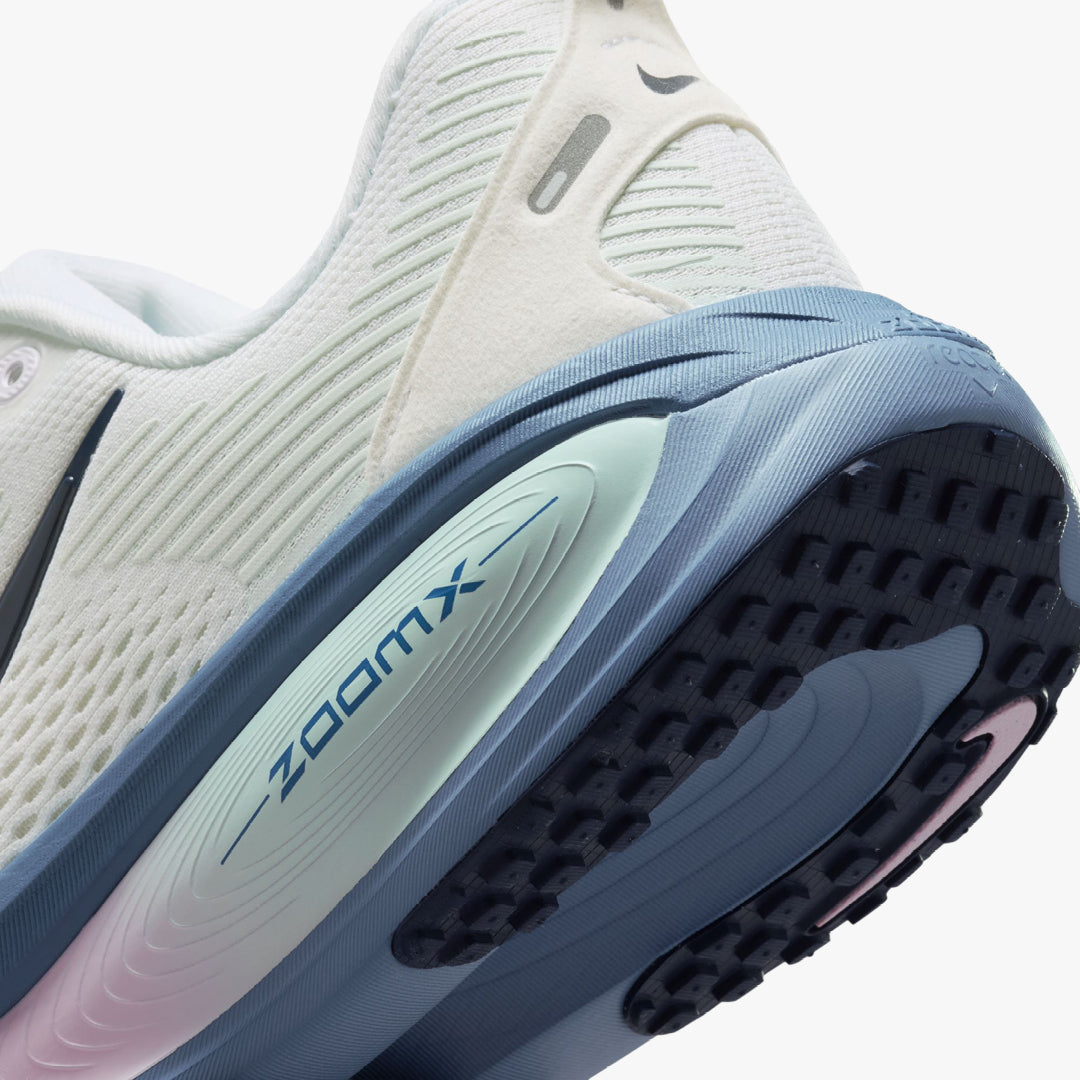 Nike Women's Vomero 18