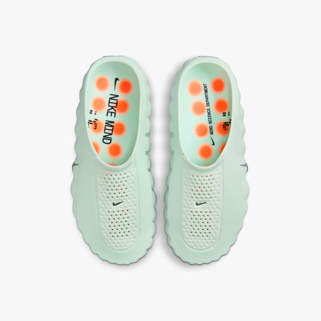 Nike Women's Mind 001