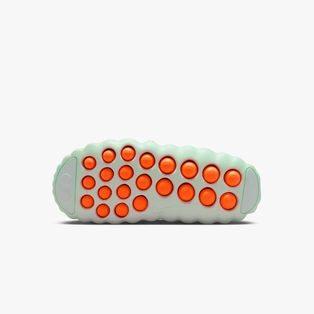 Nike Women's Mind 001