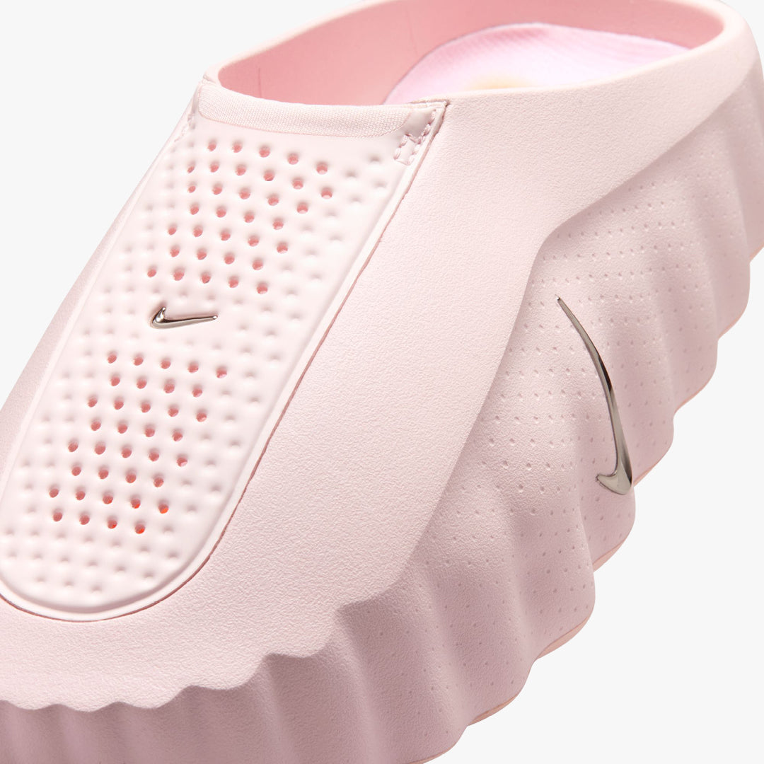 Nike Women's Mind 001