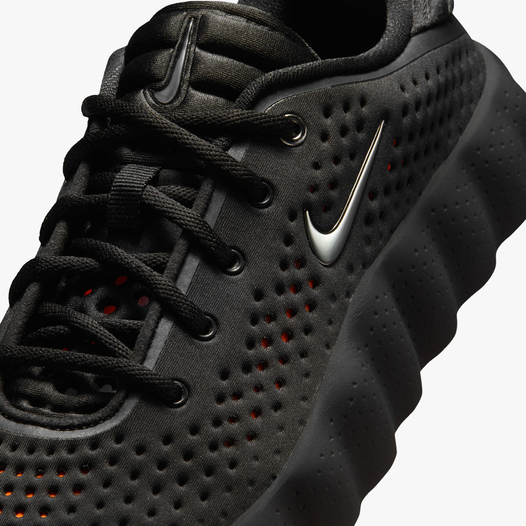Nike Women's Mind 002