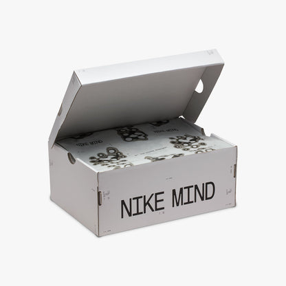 Nike Women's Mind 002