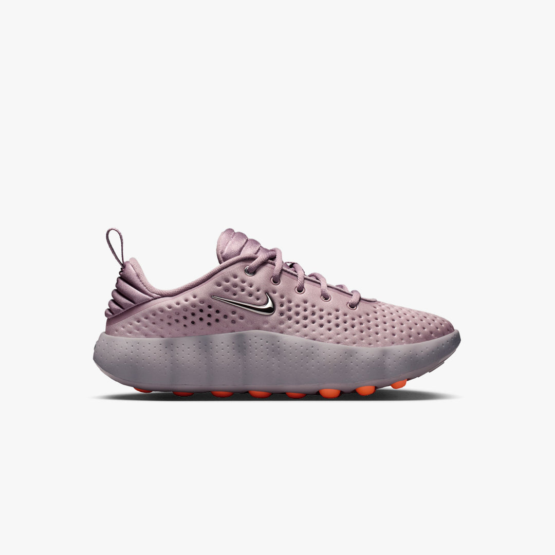 Nike Women's Mind 002