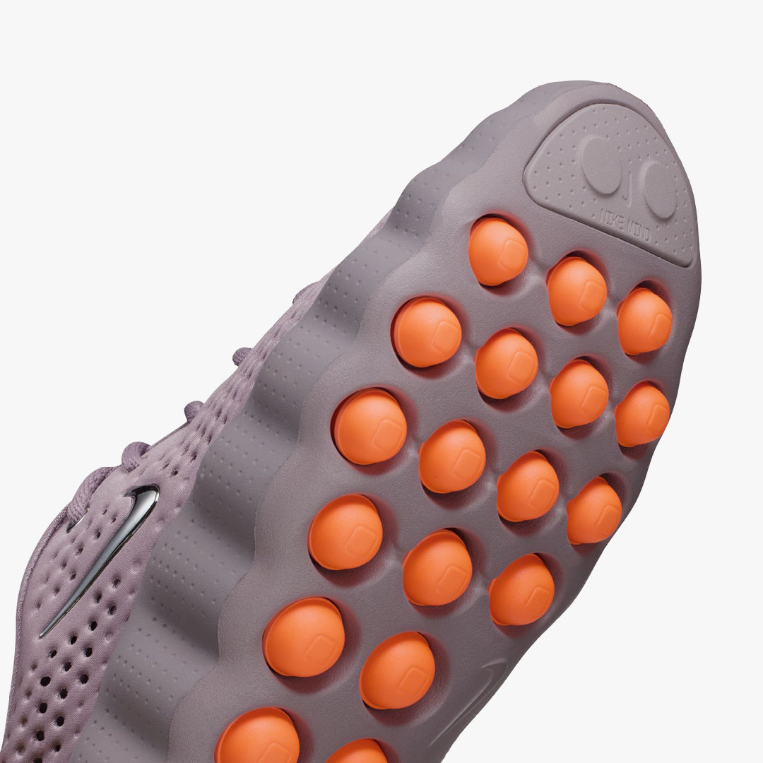 Nike Women's Mind 002